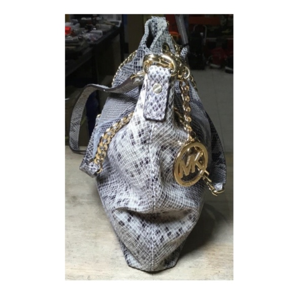 Michael Kors Womens Snakeskin Python Leather Bucket Shoulder Bag Purse Medium - Picture 3 of 8